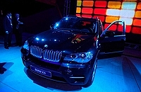 BMW Group Russia ����������� ����������� BMW X5 � ���������� ������ �Strelka�