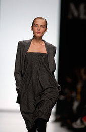 Женская Показ MaxMara  Осень-Зима 2006/07